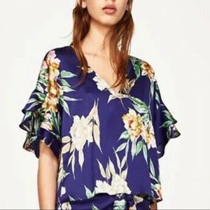 ZARA Ruffle sleeve floral top -A